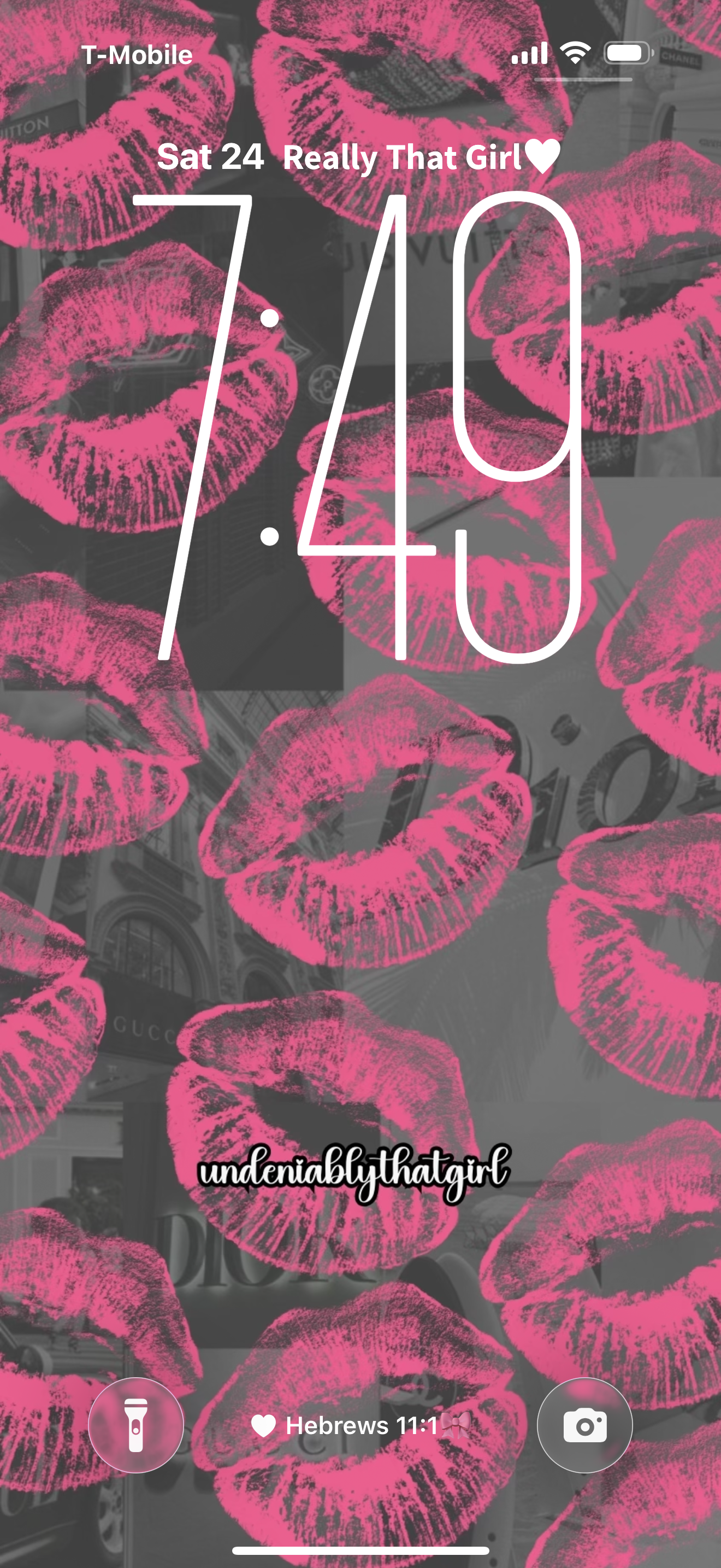 Dior Kisses Wallpaper