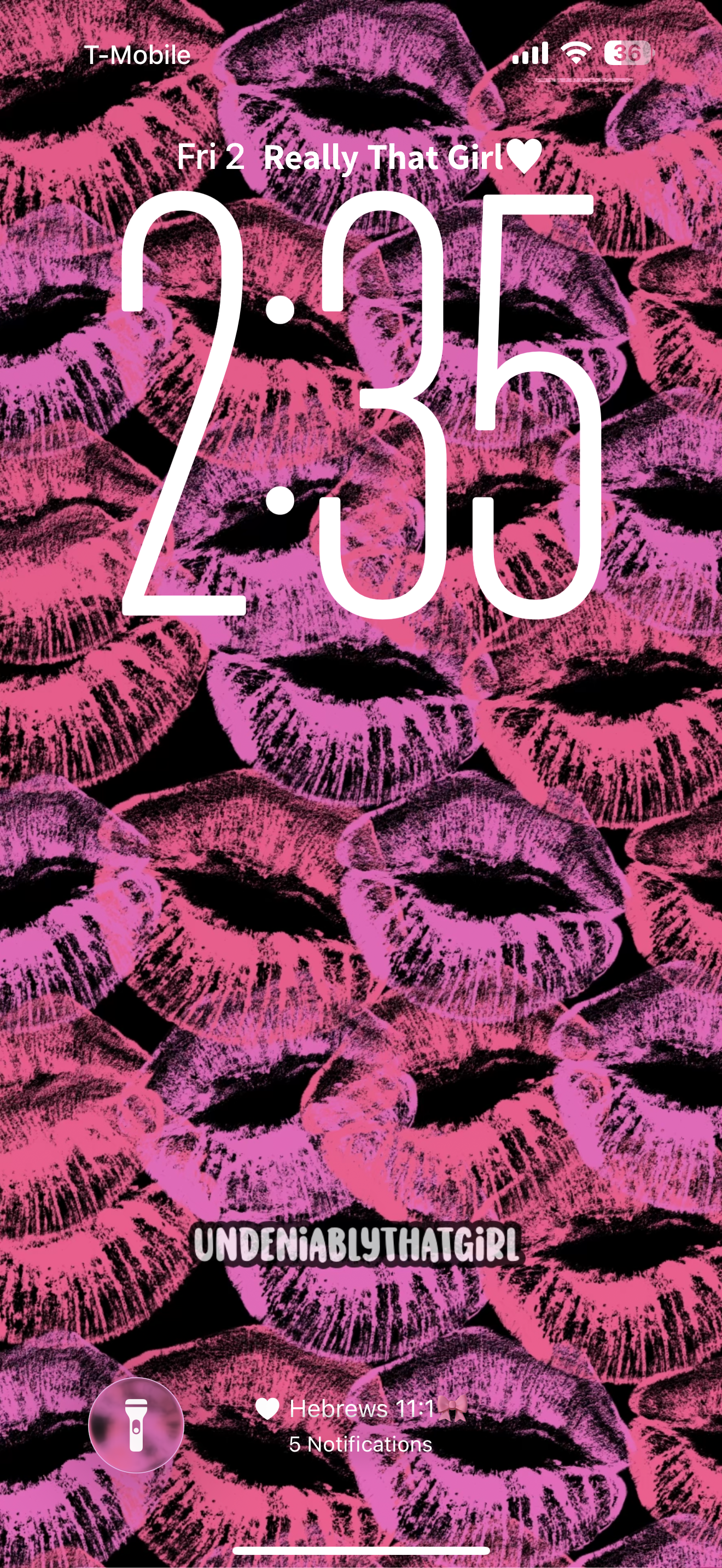 Mwah Black Wallpaper